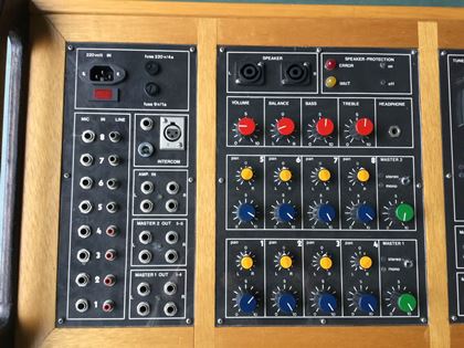 Unknown-Studio control centre/amp as/seen